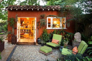 Debra Prinzing » Post » Stucco Studio in a celebrated garden